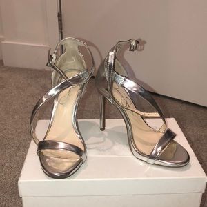 Jessica Simpson - Rayli silver metallic heel